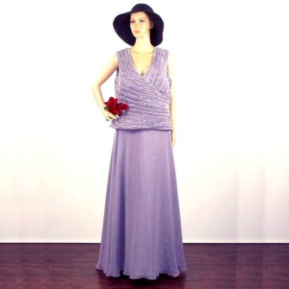 Cachet Dresses & Skirts - Cachet Purple Formal Maxi Dress NWT Size 16 Beaded